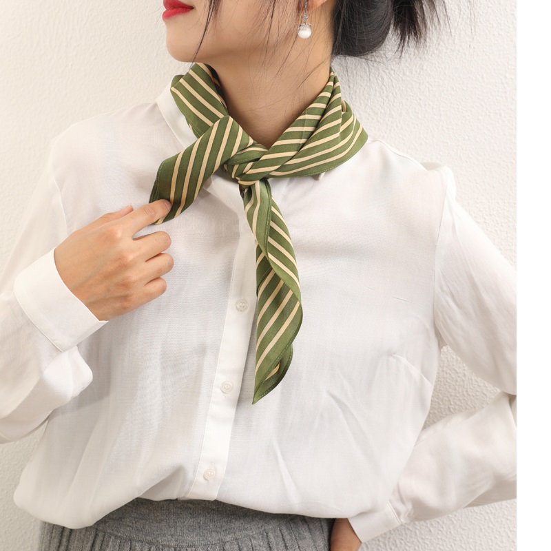 Stripe Print 100% Silk Neck He - огляд і ціна Silk Tie Striped