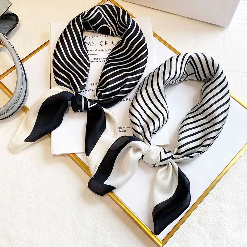 Fashion Square 70cm Black and  - огляд і ціна Silk Tie Striped