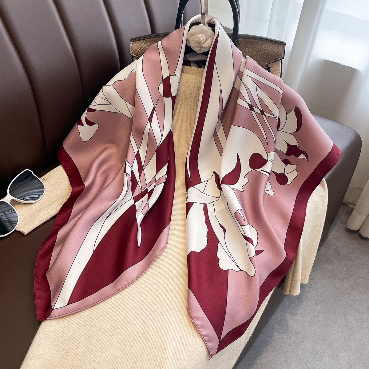 Luxury 90*90Cm Square Scarf Tw - огляд і ціна Ascot Neck Scarf