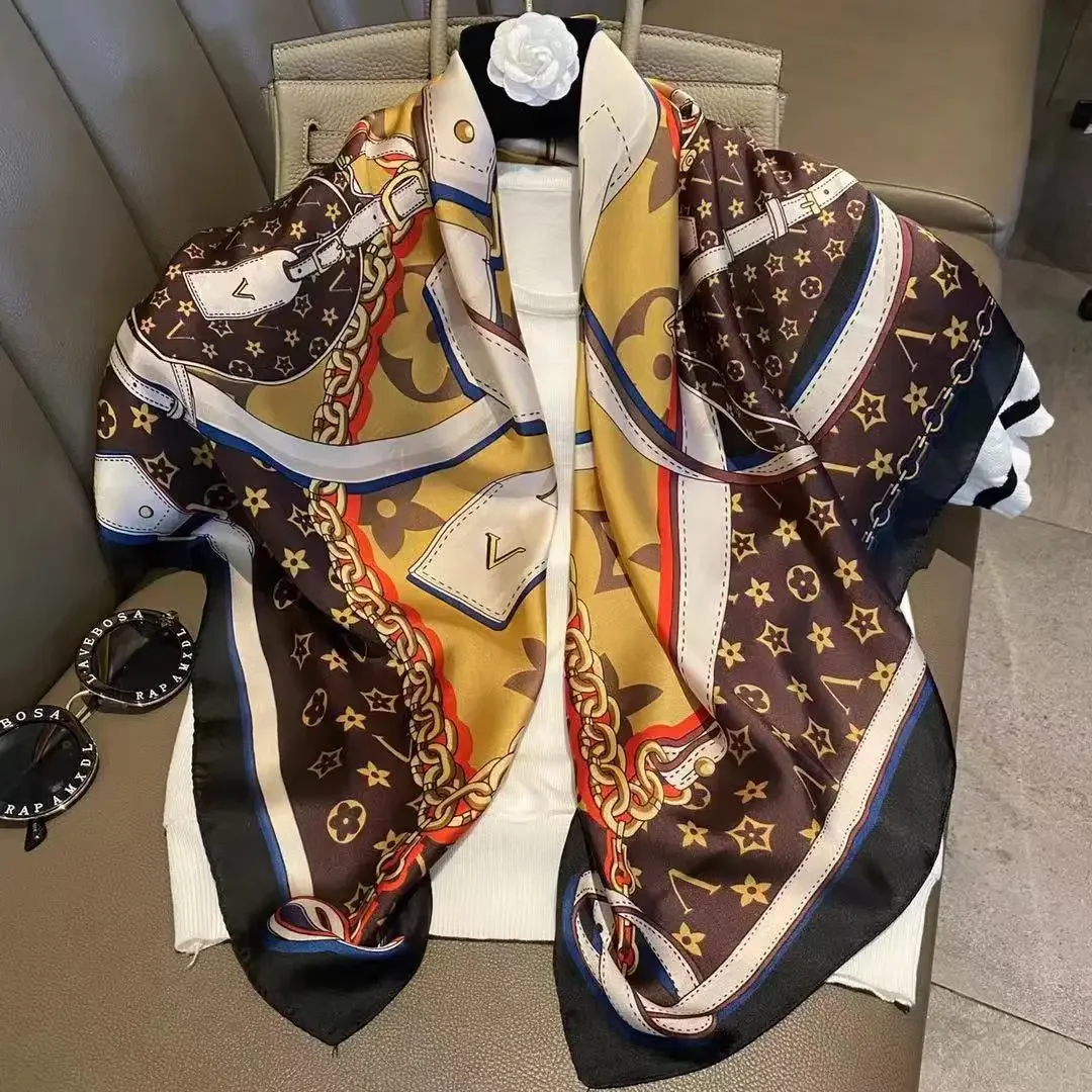 Light luxury 90 Silk scarf imi - огляд і ціна Silk Tie Striped