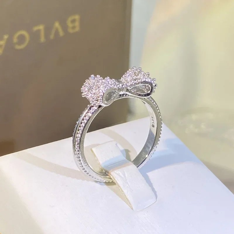 Fancy Bow Ring with Dazzling C - огляд і ціна Tie Clip Silver