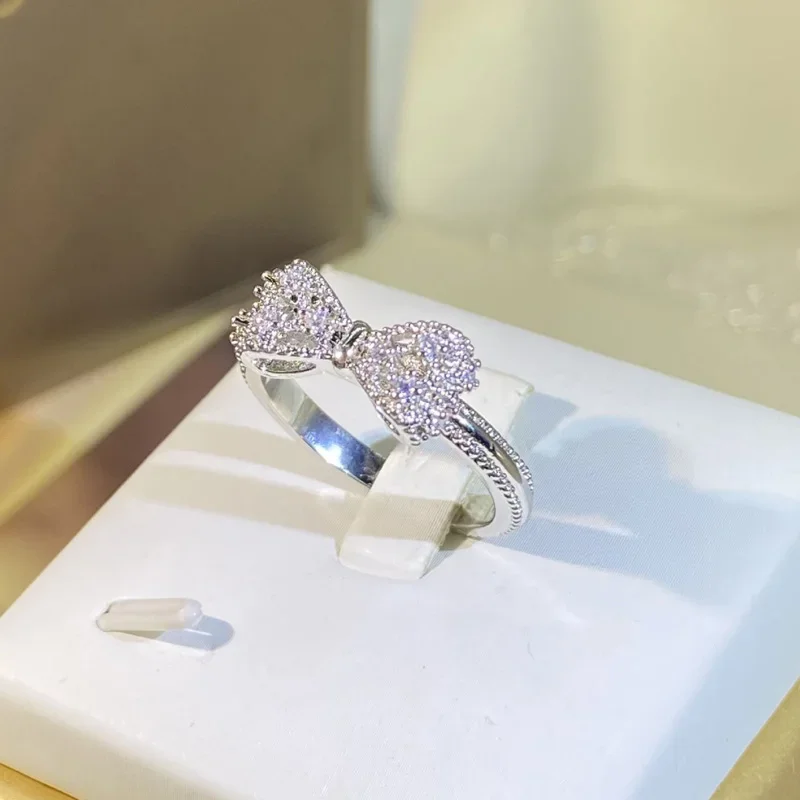 Fancy Bow Ring with Dazzling C - огляд і ціна Tie Clip Silver