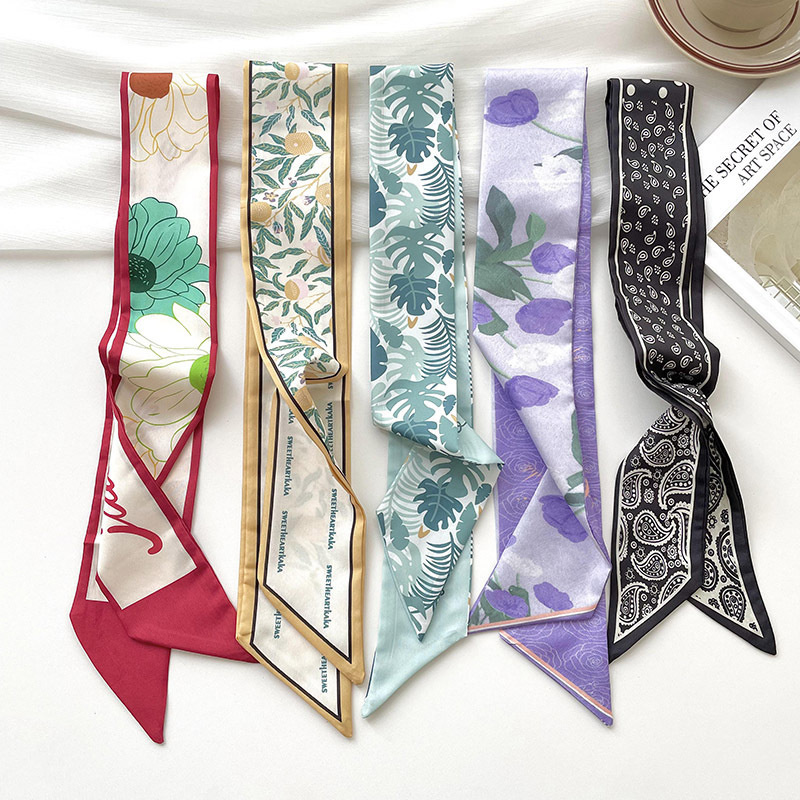 New luxury Brand Model Small S - огляд і ціна Ascot Neck Scarf