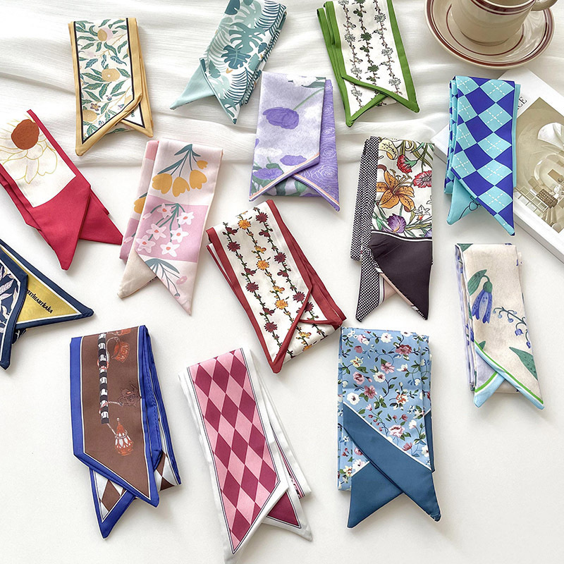 New luxury Brand Model Small S - огляд і ціна Ascot Neck Scarf